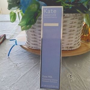 Moisturizing cleanser